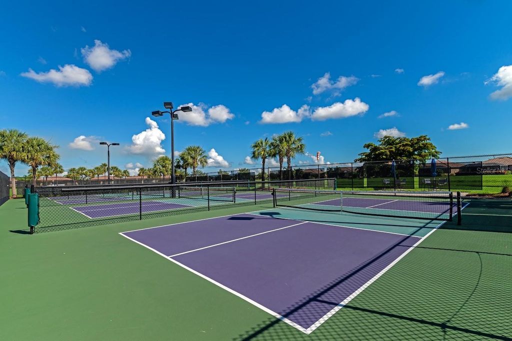 Image 79 of property listing at 419 WINDING BROOK LANE 101, Bradenton, FL 34212