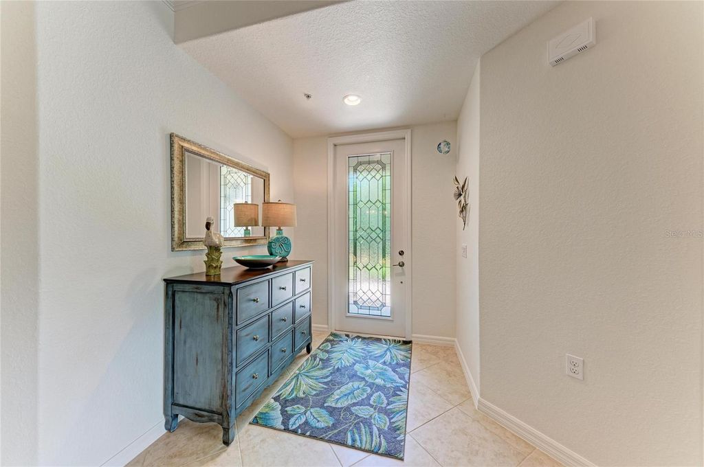 Image 9 of property listing at 419 WINDING BROOK LANE 101, Bradenton, FL 34212