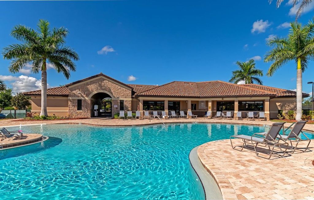 Image 83 of property listing at 419 WINDING BROOK LANE 101, Bradenton, FL 34212