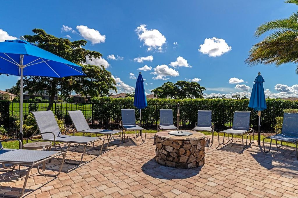 Image 84 of property listing at 419 WINDING BROOK LANE 101, Bradenton, FL 34212