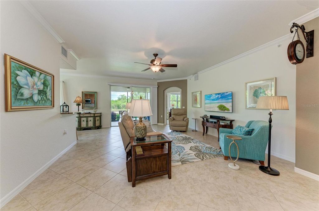 Image 10 of property listing at 419 WINDING BROOK LANE 101, Bradenton, FL 34212