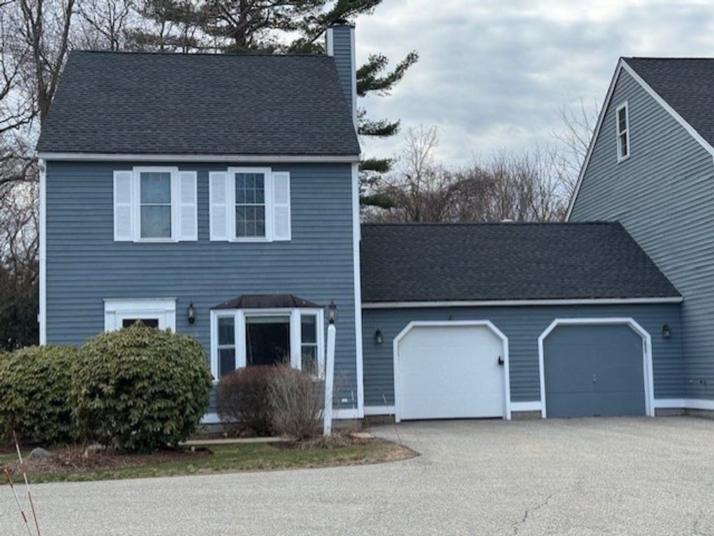 25 Whittier Meadows Dr 25, Amesbury, MA 01913