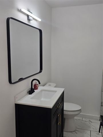 303 Hillcrest Street, Mansfield, TX 76063