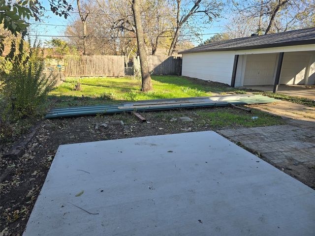 303 Hillcrest Street, Mansfield, TX 76063