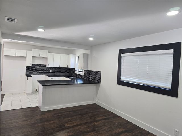 303 Hillcrest Street, Mansfield, TX 76063