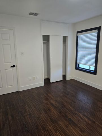 303 Hillcrest Street, Mansfield, TX 76063