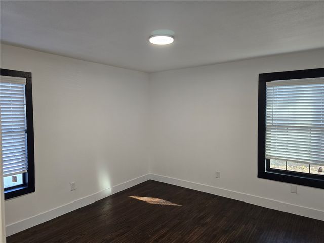 303 Hillcrest Street, Mansfield, TX 76063