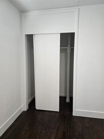 303 Hillcrest Street, Mansfield, TX 76063