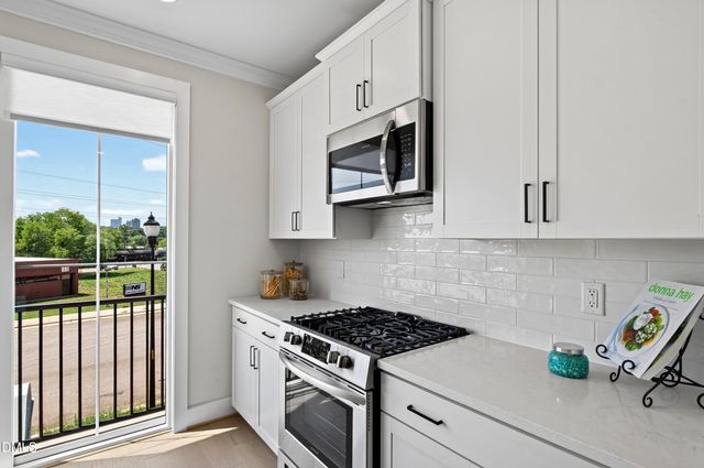 1501 Draper View Loop 102, Raleigh, NC 27608