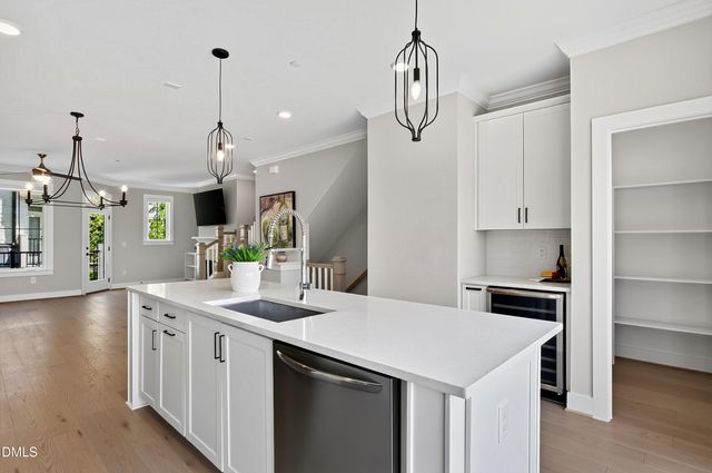 1501 Draper View Loop 102, Raleigh, NC 27608