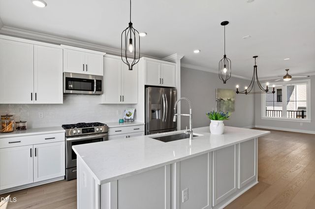1501 Draper View Loop 102, Raleigh, NC 27608