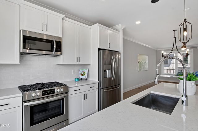 1501 Draper View Loop 102, Raleigh, NC 27608