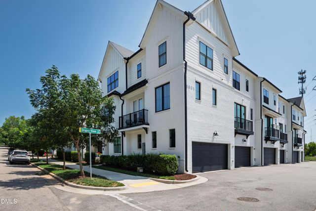 1501 Draper View Loop 102, Raleigh, NC 27608