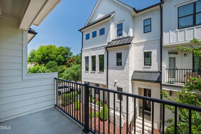 1501 Draper View Loop 102, Raleigh, NC 27608