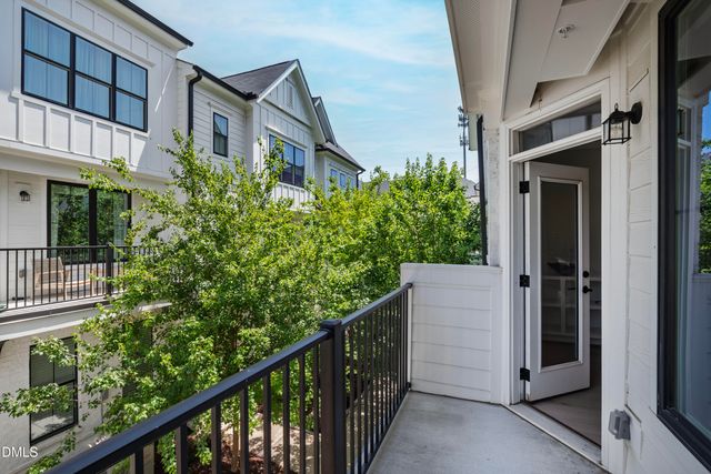 1501 Draper View Loop 102, Raleigh, NC 27608