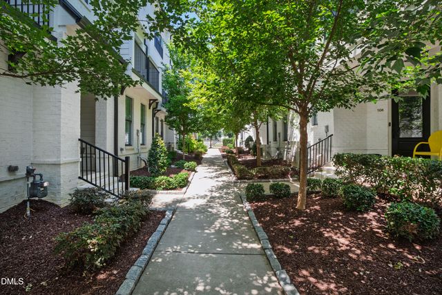 1501 Draper View Loop 102, Raleigh, NC 27608