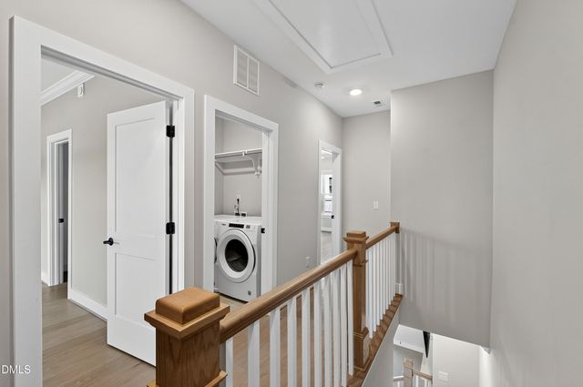 1501 Draper View Loop 102, Raleigh, NC 27608