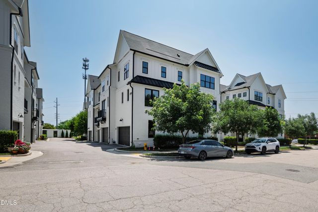 1501 Draper View Loop 102, Raleigh, NC 27608