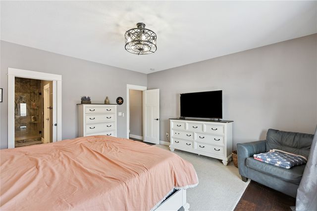 380 Ascot Lane, Robins, IA 52328