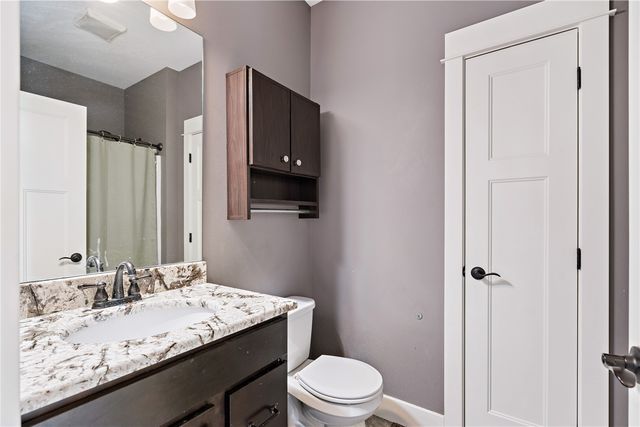 380 Ascot Lane, Robins, IA 52328