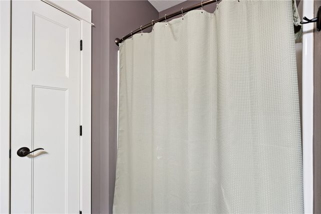 380 Ascot Lane, Robins, IA 52328