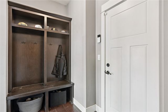 380 Ascot Lane, Robins, IA 52328