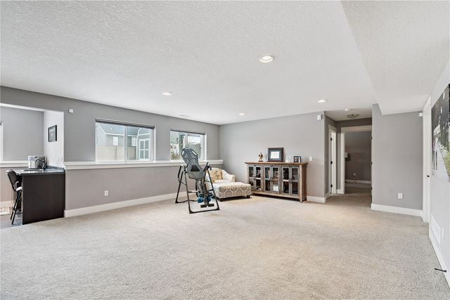 380 Ascot Lane, Robins, IA 52328