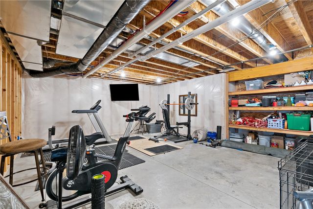 380 Ascot Lane, Robins, IA 52328