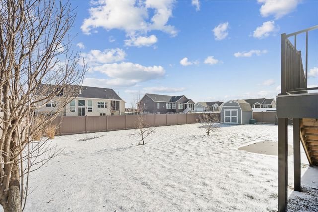 380 Ascot Lane, Robins, IA 52328