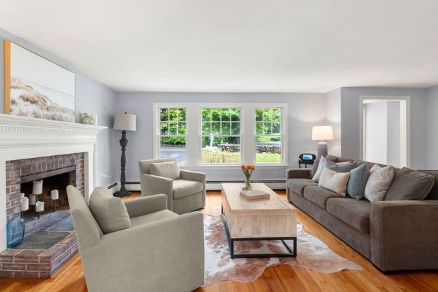139 Hidden Rd, Andover, MA 01810