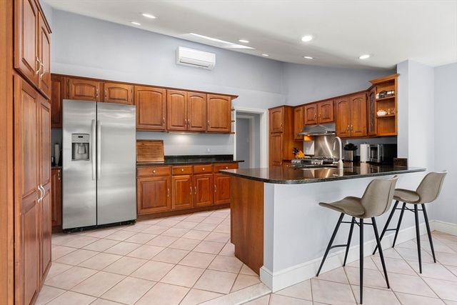 139 Hidden Rd, Andover, MA 01810