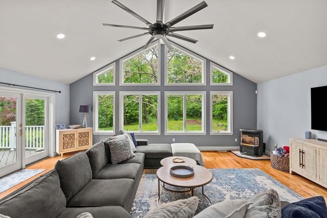 139 Hidden Rd, Andover, MA 01810