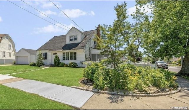 22 Pine Lane, Valley Stream, NY 11581