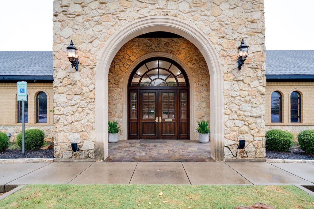 1727 Keller Parkway, Keller, TX 76248