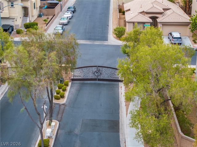 9132 BLUE RAVEN Avenue, Las Vegas, NV 89143