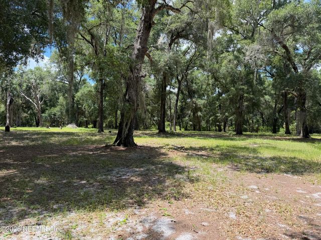 1886 COUNTY ROAD 308, Crescent City, FL 32112