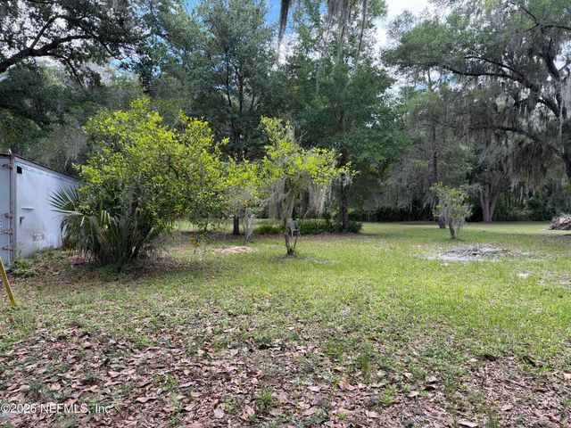 1886 COUNTY ROAD 308, Crescent City, FL 32112