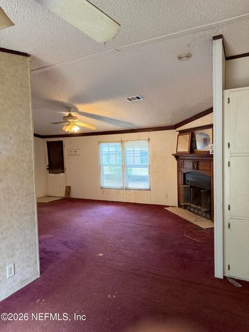 1886 COUNTY ROAD 308, Crescent City, FL 32112
