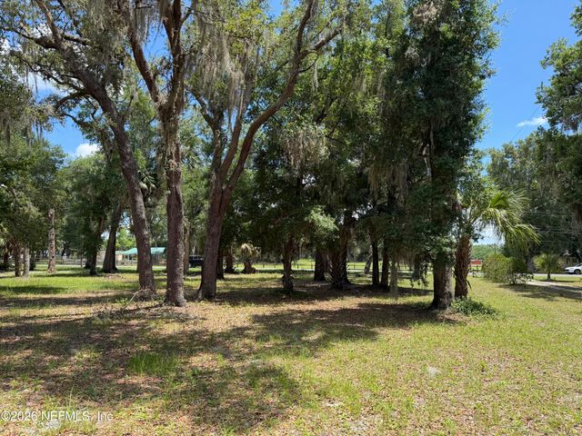 1886 COUNTY ROAD 308, Crescent City, FL 32112