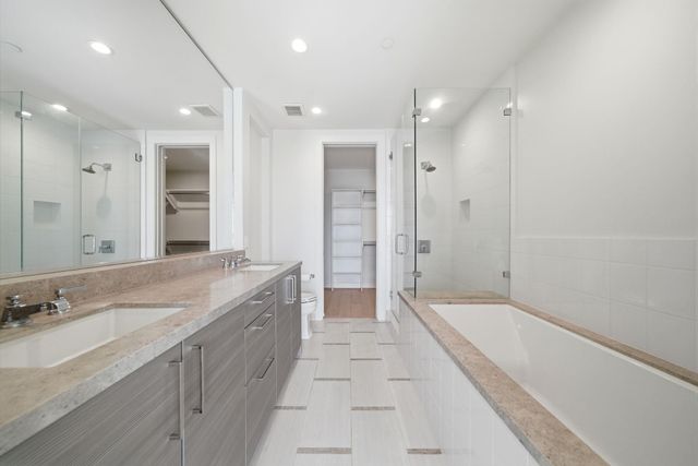 2047 Westcreek Lane 507, Houston, TX 77027