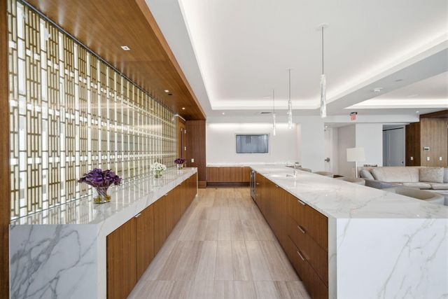 2047 Westcreek Lane 507, Houston, TX 77027