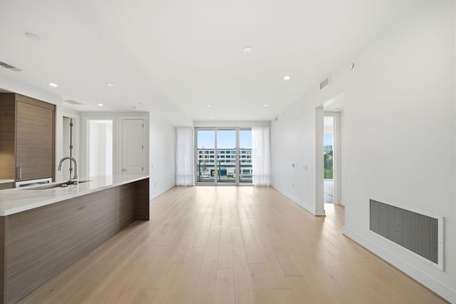 2047 Westcreek Lane 507, Houston, TX 77027