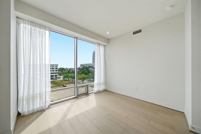 2047 Westcreek Lane 507, Houston, TX 77027