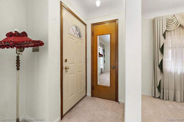 1826 Walnut Street, Dearborn, MI 48124