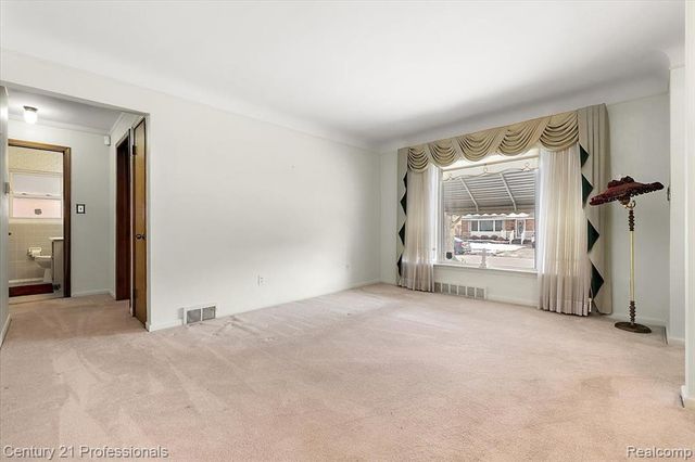 1826 Walnut Street, Dearborn, MI 48124