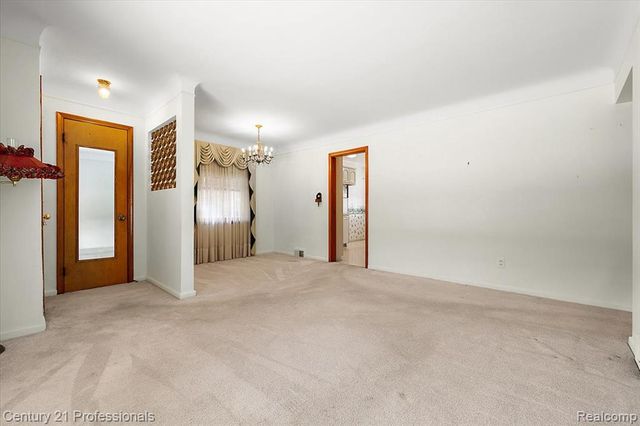 1826 Walnut Street, Dearborn, MI 48124