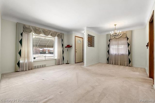 1826 Walnut Street, Dearborn, MI 48124