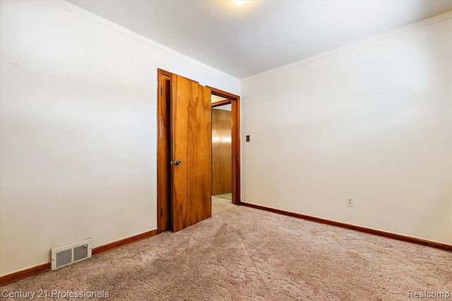 1826 Walnut Street, Dearborn, MI 48124