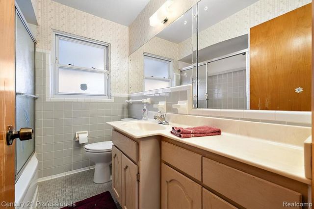 1826 Walnut Street, Dearborn, MI 48124