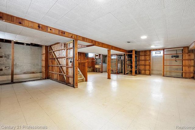 1826 Walnut Street, Dearborn, MI 48124